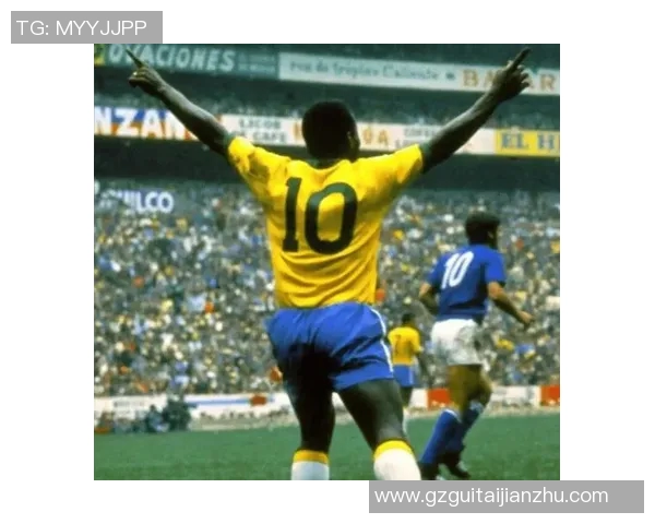 铅笔袋里的足球传奇贝利带你领略绿茵场上的辉煌与梦想 铅笔袋里的足球传奇贝利带你领略绿茵场上的辉煌与梦想